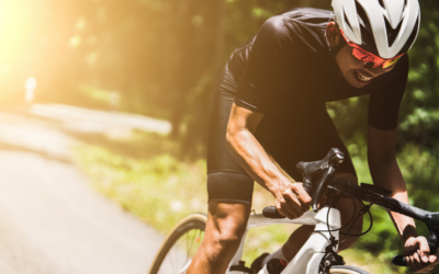 Consejos para entrenar ciclismo con calor: ropa, hidratación y ritmos