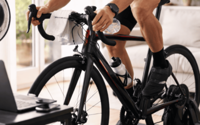 Cómo entrenar en rodillo sin morir de calor (y sin arruinar la ropa)
