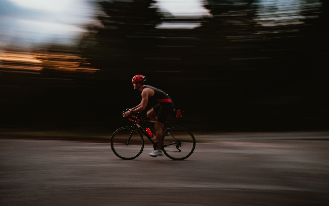 Consejos para ciclistas que entrenan de noche o a primera hora
